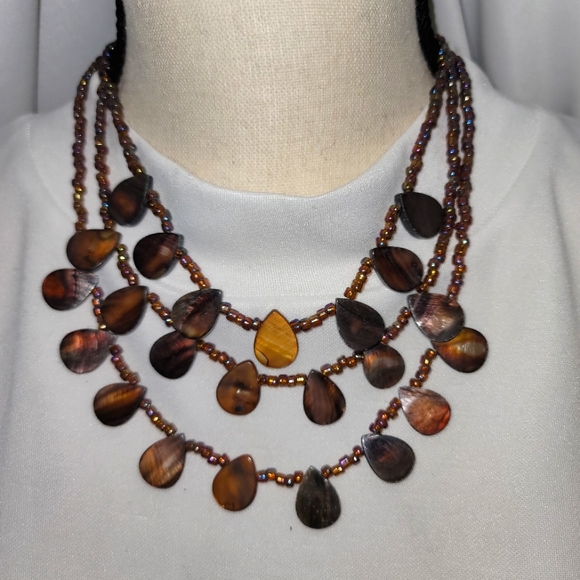 Brown Drop Shell Necklace - Picture 1 of 3